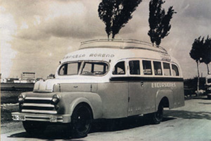 Autocar antiguo pequeño